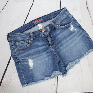 Refuge Sz 6 Lightly Distressed Cutoff Shorts